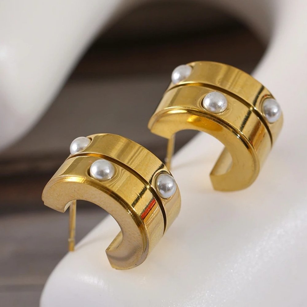 New 18K Gold Plated Pearl Hoop Earrings - Picture 1 of 6